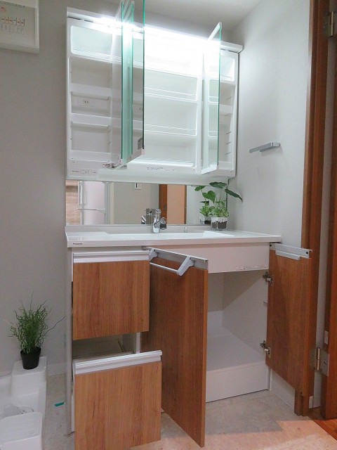 三田ナショナルコート　洗面化粧台