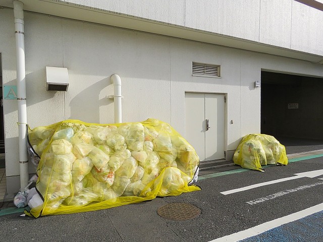 三田ナショナルコート　ゴミ置き場