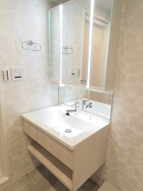 秀和恵比寿レジデンス　洗面化粧台