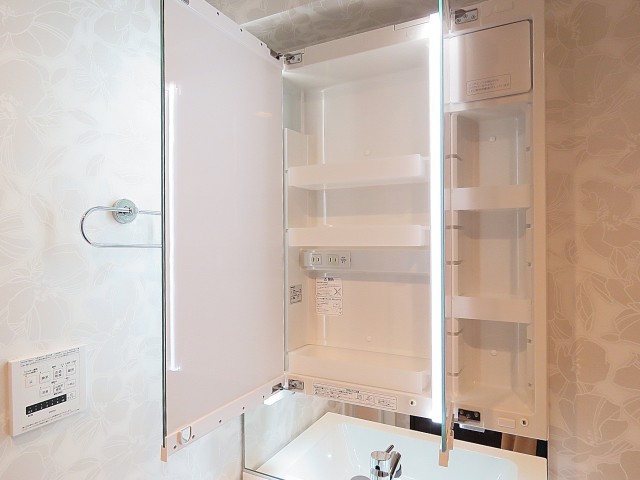 秀和恵比寿レジデンス　洗面化粧台