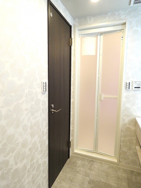 秀和恵比寿レジデンス　トイレ扉