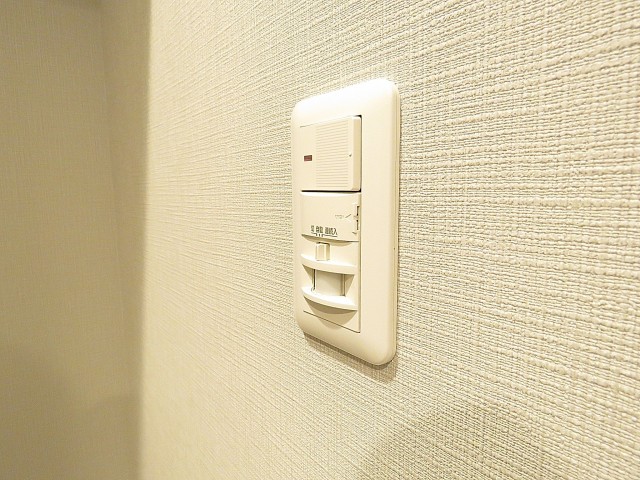 ライオンズマンション南平台　人感センサー