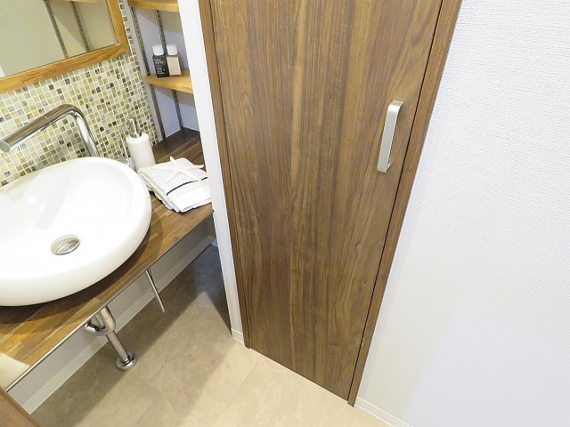 ライオンズマンション南平台　リネン収納