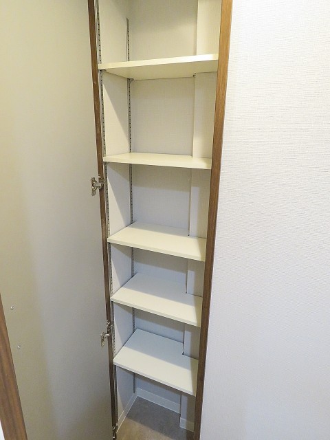 ライオンズマンション南平台　リネン収納