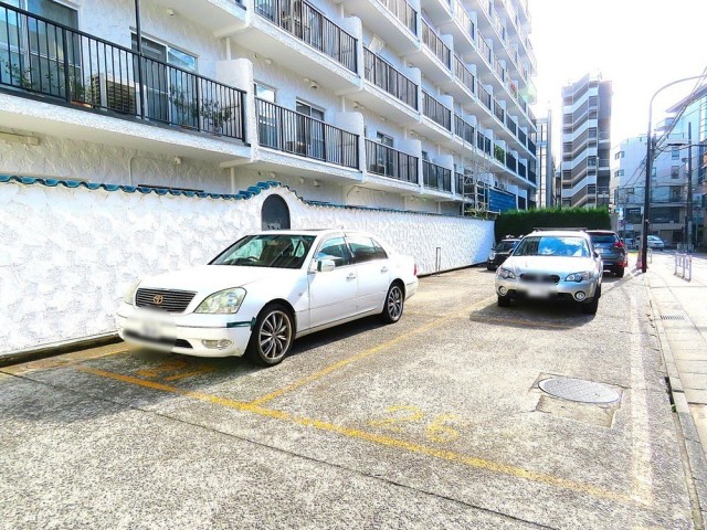 秀和代官山レジデンス　駐車スペース