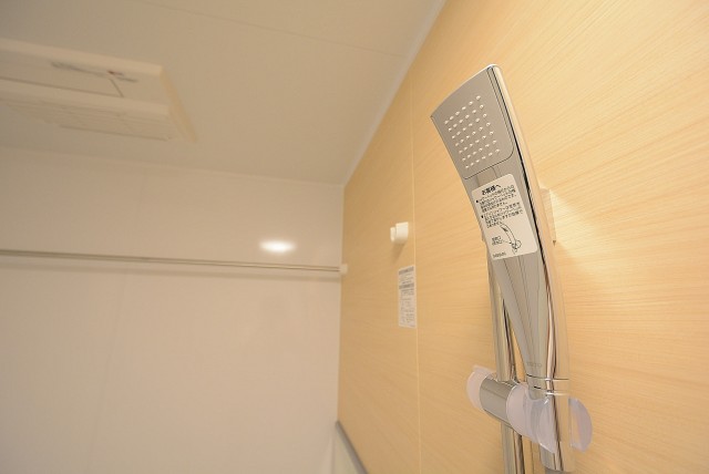 ニュートンプレイス　バス