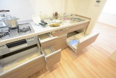 クラリティ・アスール　キッチン