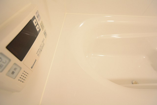 ニュートンプレイス　バス