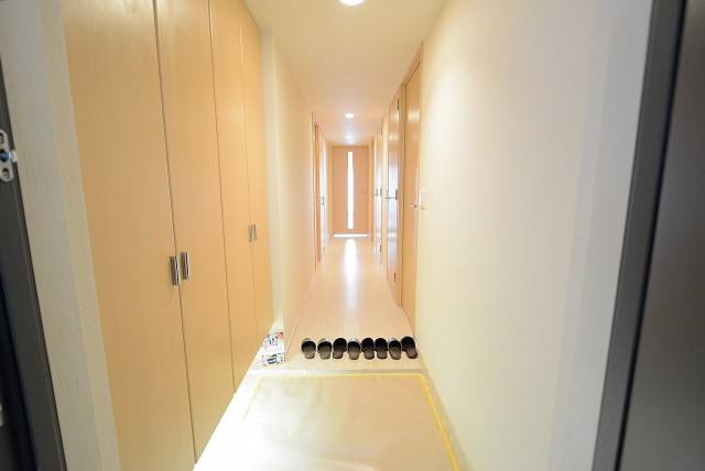 ニュートンプレイス　玄関