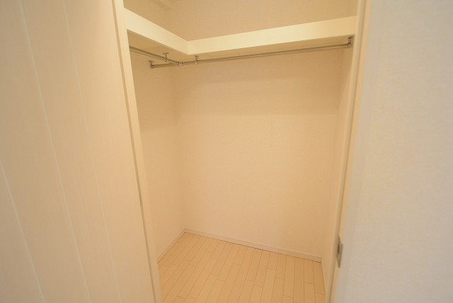 ニュートンプレイス　洋室