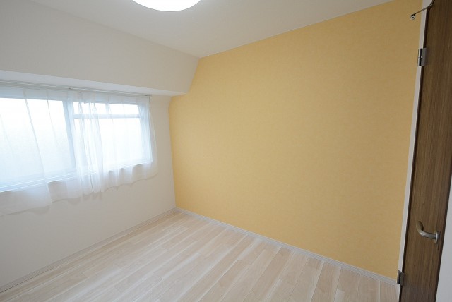 芦花公園ヒミコマンション洋室４