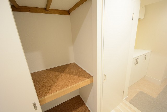 芦花公園ヒミコマンション (16)玄関