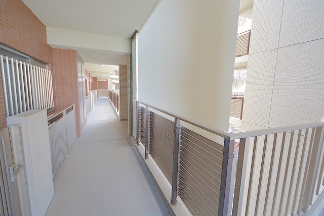 ニュートンプレイス　外廊下