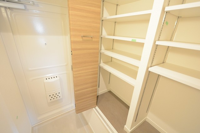 ハヤマビル 玄関