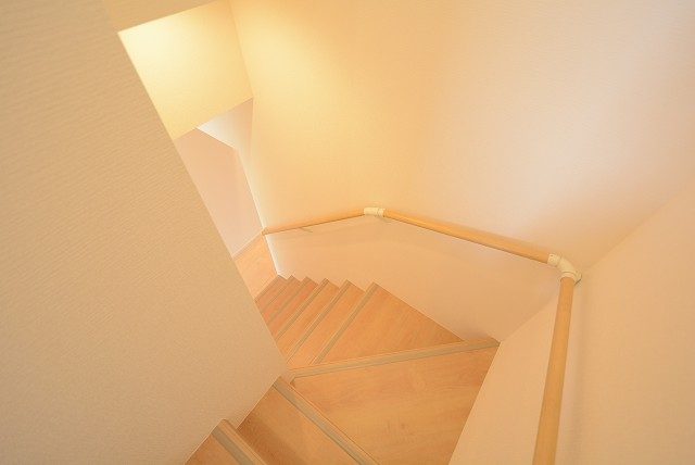 ハヤマビル 階段 ハヤマビル 階段