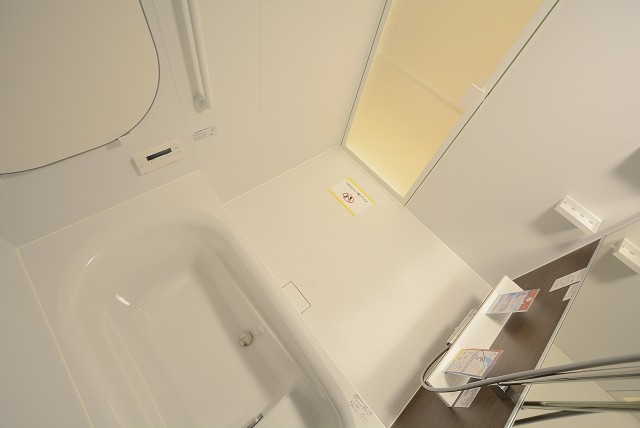 ニュートンプレイス バス