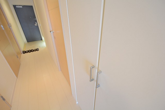 ニュートンプレイス　廊下収納