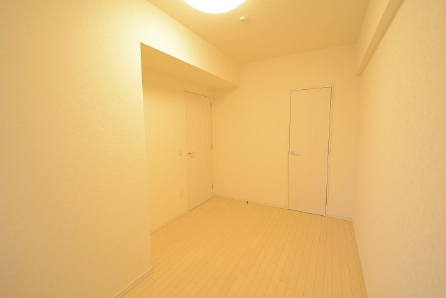 ニュートンプレイス　洋室