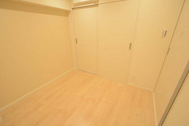 秀和椎名町レジデンス 洋室①