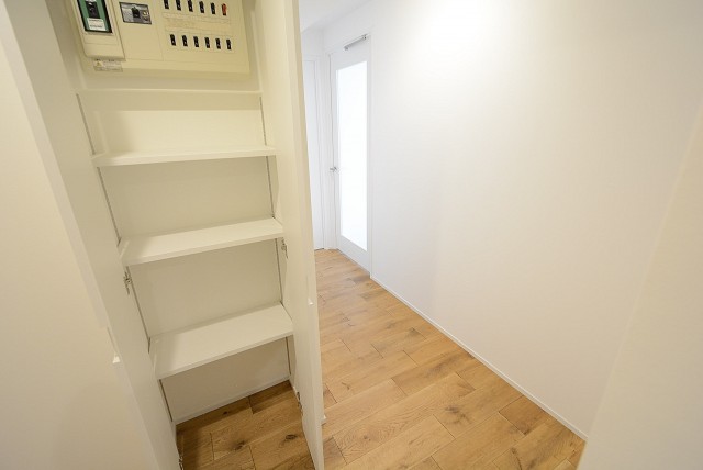 目黒青葉台グランドハイツ 廊下収納