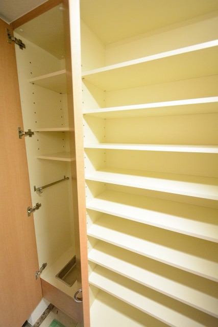 ヒルズ用賀 玄関