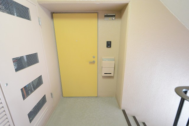 アルス弦巻 玄関