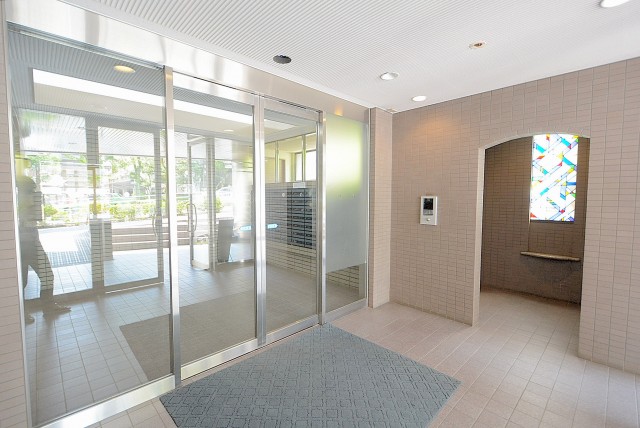 目黒青葉台グランドハイツ エントランス