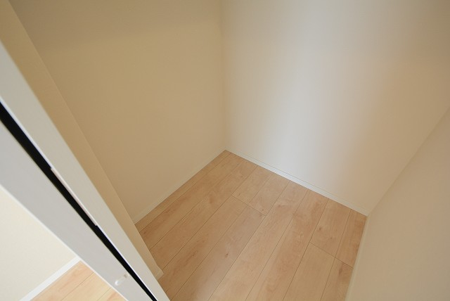 秀和椎名町レジデンス 洋室②