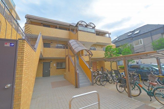 エクセル柿の木坂 裏外観