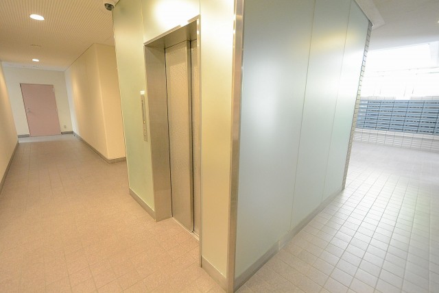 目黒青葉台グランドハイツ エントランス