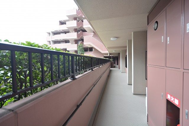 ヒルズ用賀 外廊下