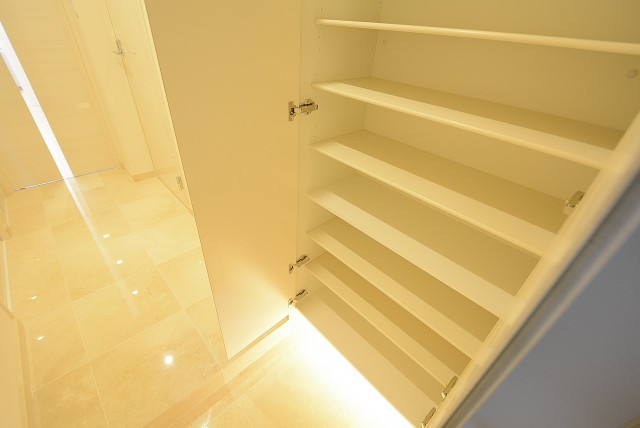 秀和椎名町レジデンス 玄関