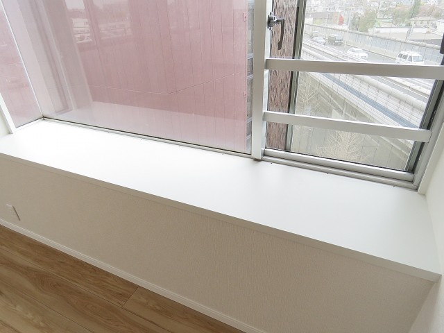 中銀桜新町マンシオン　出窓