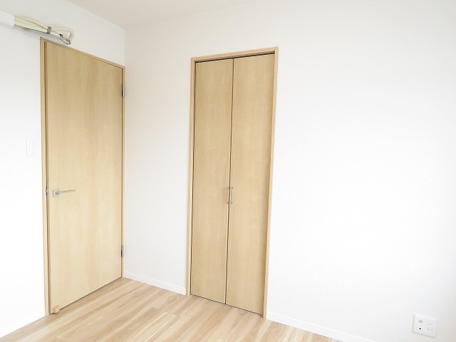 中銀桜新町マンシオン　洋室約5.7帖