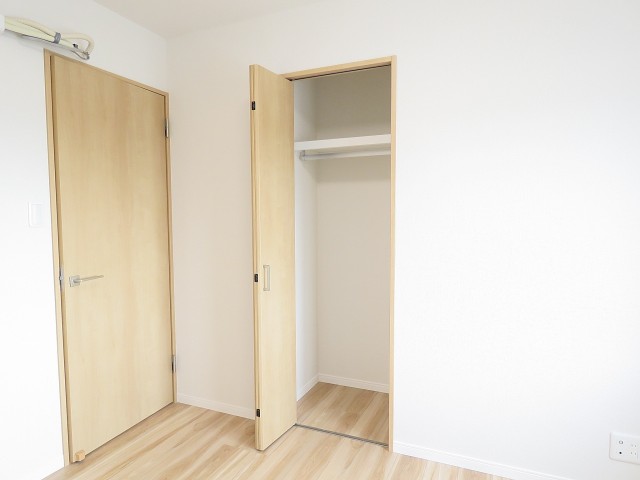 中銀桜新町マンシオン　洋室約5.7帖