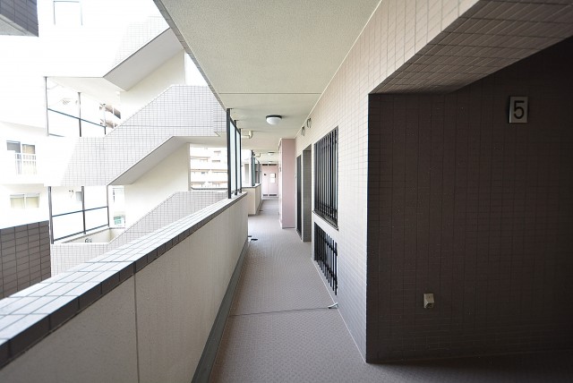 目黒青葉台グランドハイツ 外廊下