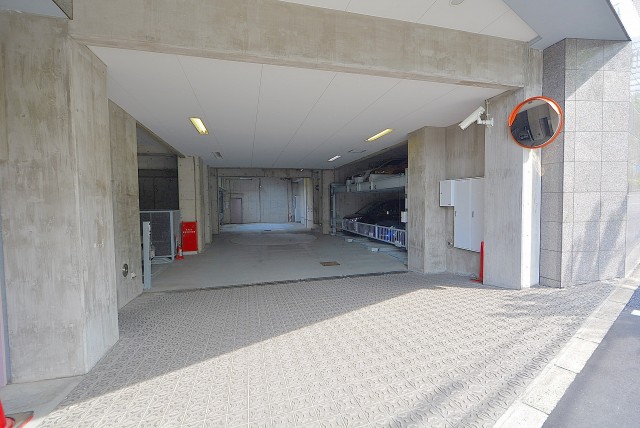 目黒青葉台グランドハイツ 駐車場