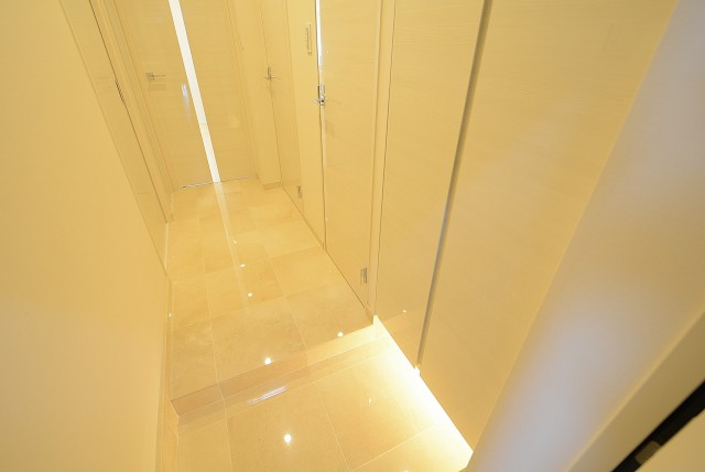 秀和椎名町レジデンス 玄関