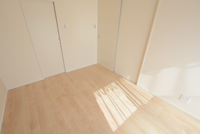 秀和椎名町レジデンス 洋室②