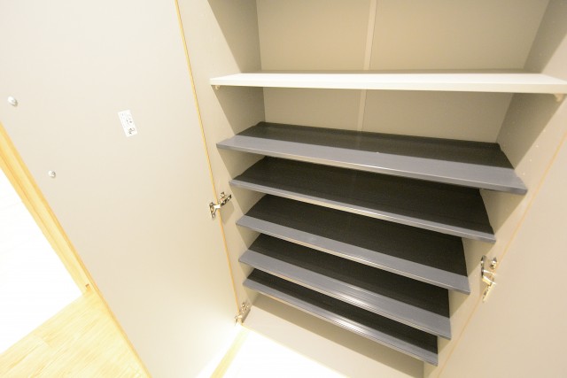 アルス弦巻 玄関