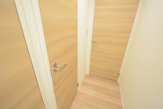 ダイアパレス世田谷公園 玄関へ