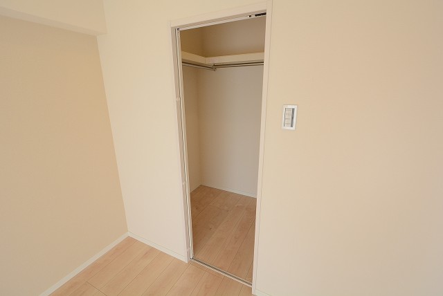 秀和椎名町レジデンス 洋室②