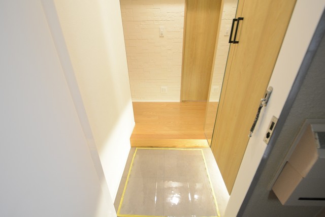 アルス弦巻 玄関