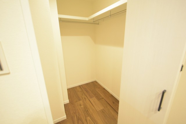 秀和目黒レジデンス 洋室