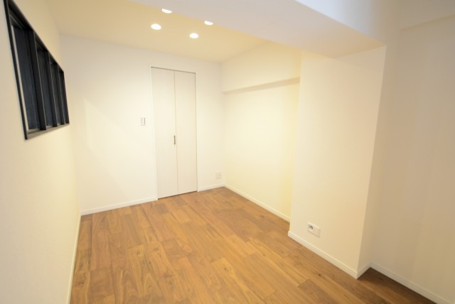 秀和目黒レジデンス 洋室