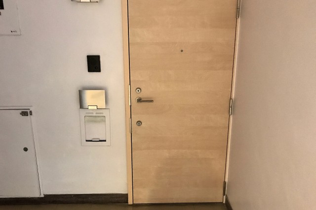 マンション市ヶ谷 (11)玄関