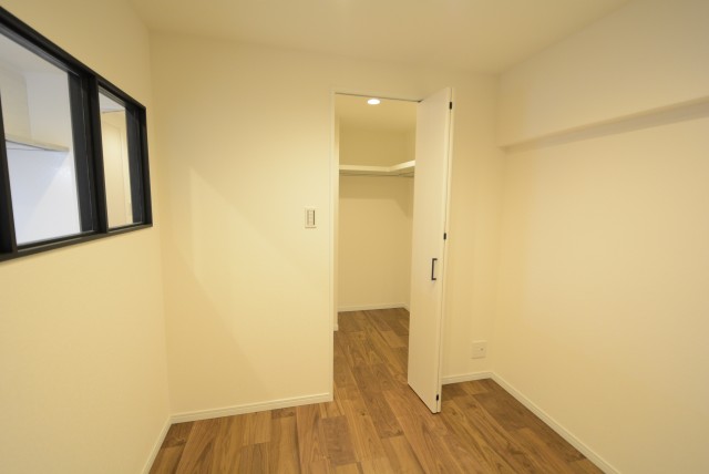 秀和目黒レジデンス 洋室