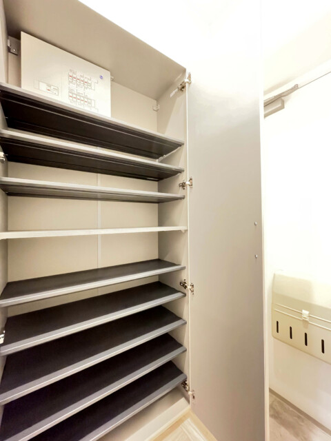 中銀新川マンシオン 玄関