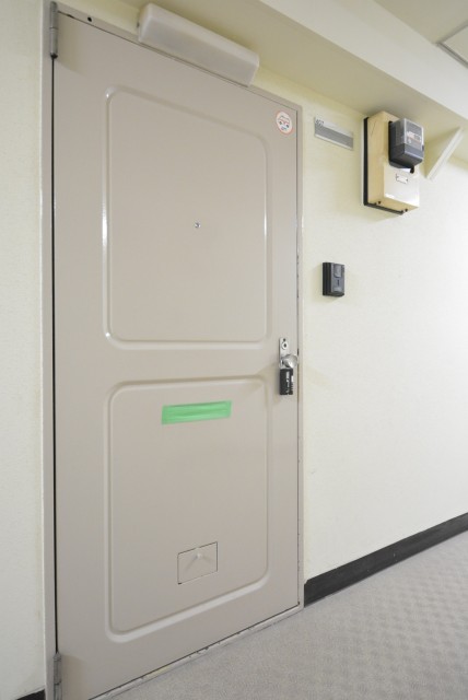 ファミール築地 玄関