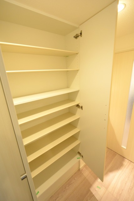 ファミール築地 玄関